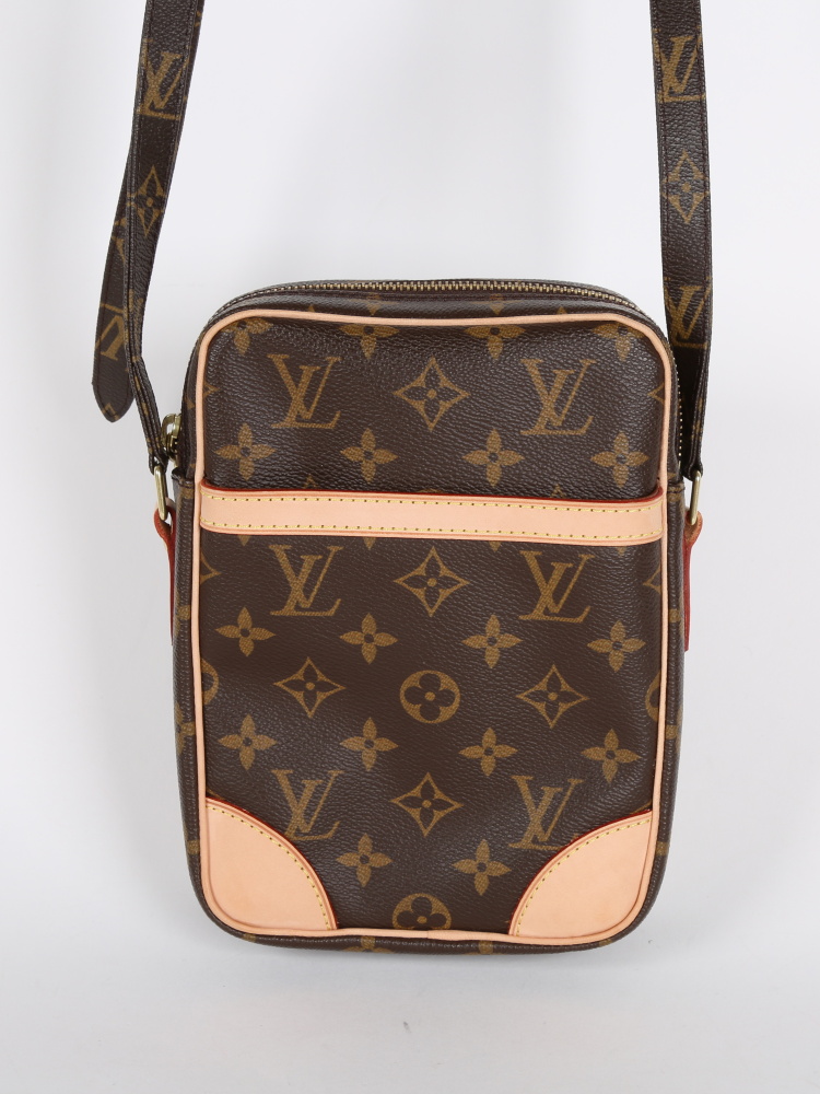 Louis Vuitton Monogram Nigo Danube (SHG-35703) – LuxeDH