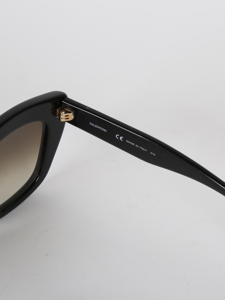 Valentino sunglasses black hotsell