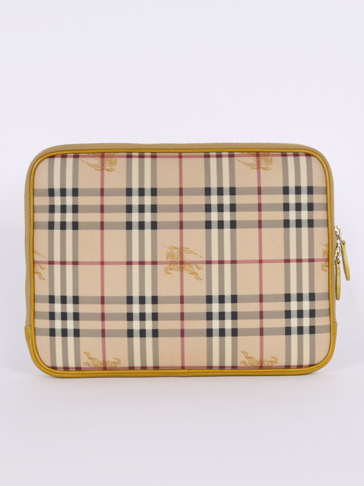 Burberry Haymarket Check Notebook Case www.luxurybags