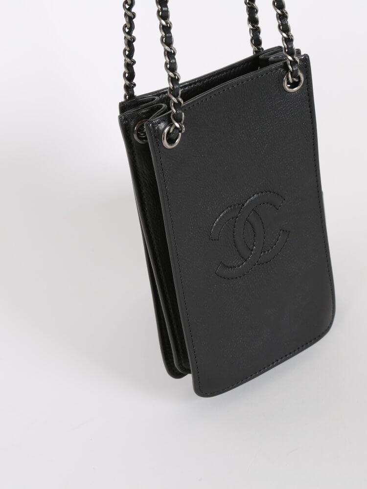 Chanel iPhone Crossbody Chain Bag www.luxurybags