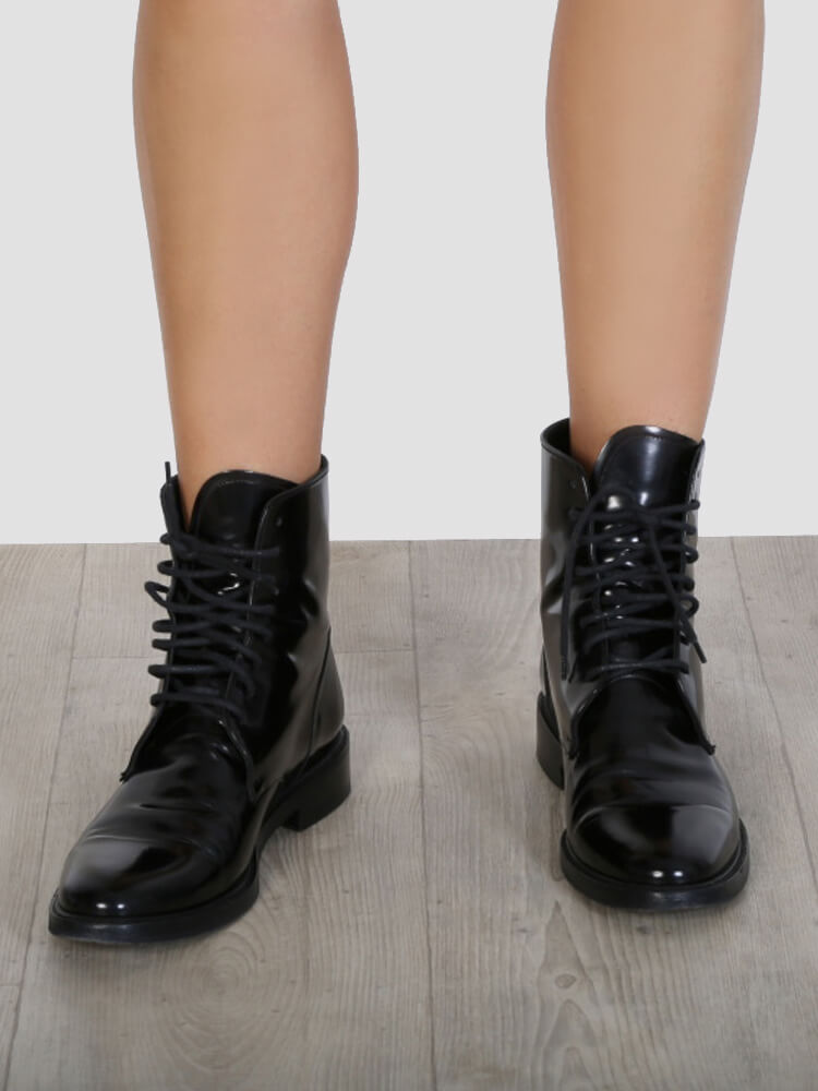 Burberry Black Polished Leather Lace Up Ankle Boots 40 5 www.luxurybags