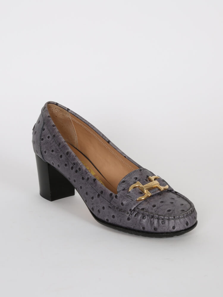 Salvatore Ferragamo Grey Ostrich Style Leather Low Heel Pumps 37 5 www.luxurybags