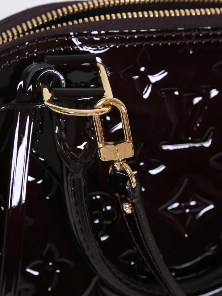 The beauty that is the @louisvuitton Alma BB in Amarante Vernis