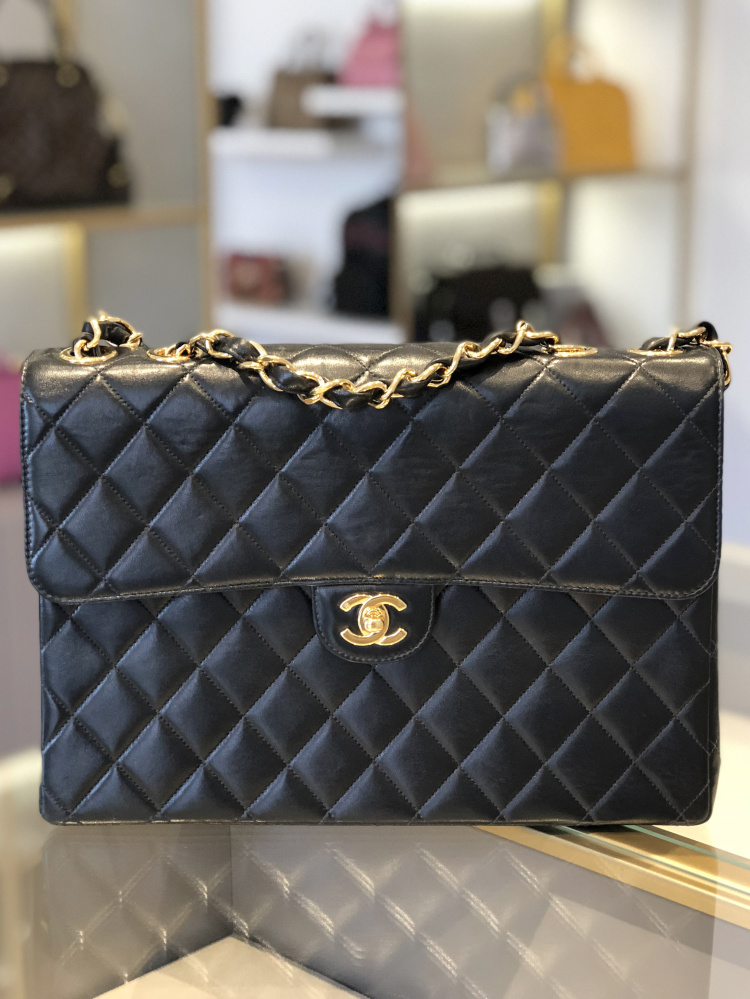 Chanel - Vintage Jumbo Single Flap Bag Lambskin Noir