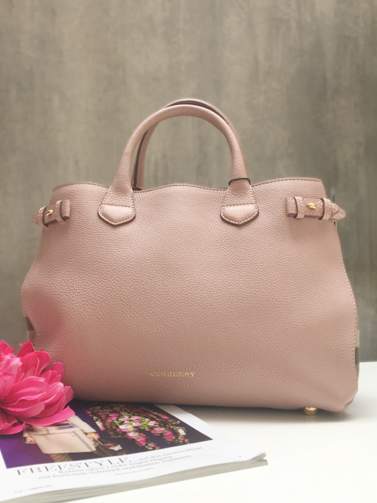 Burberry The Medium Banner Leather House Check Bag Pale Orchid www.luxurybags