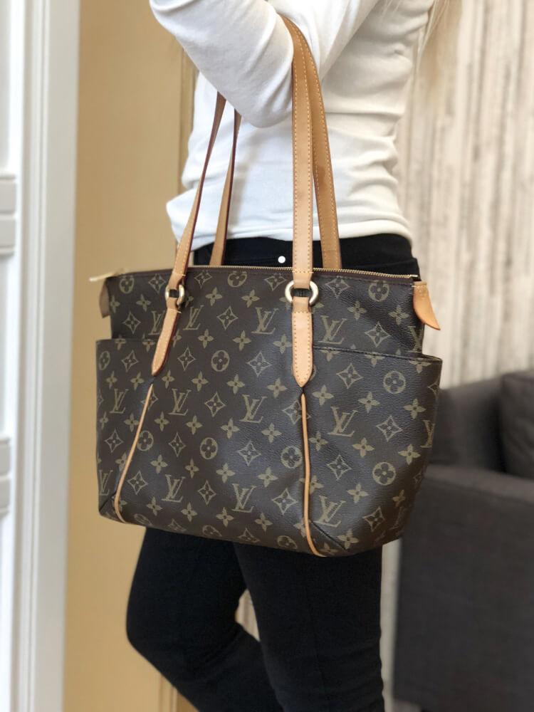 Louis Vuitton Monogram Canvas Totally PM QJB0ES5V0F676