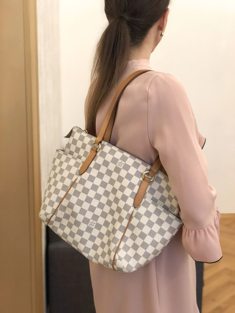 Louis vuitton totally pm azur hotsell