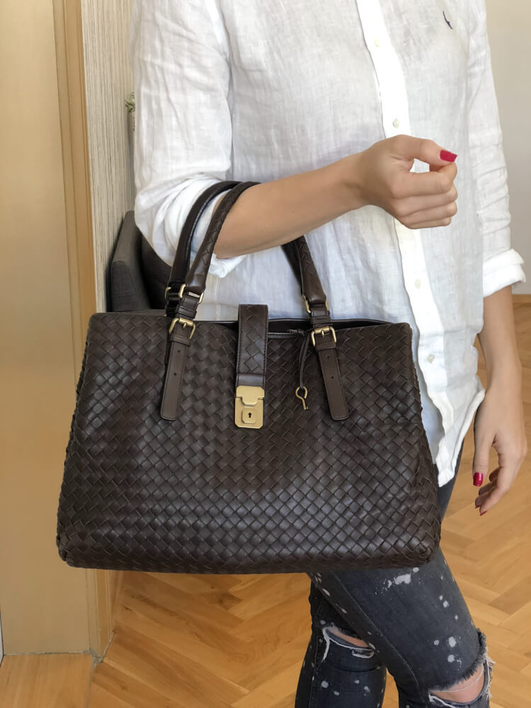 Bottega Veneta Roma Medium Intrecciato Calfskin Bag Brown www.luxurybags