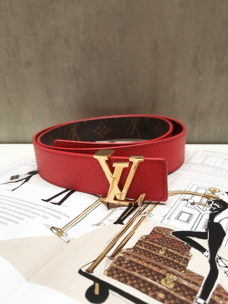 Initiales leather belt Louis Vuitton Red size 80 cm in Leather