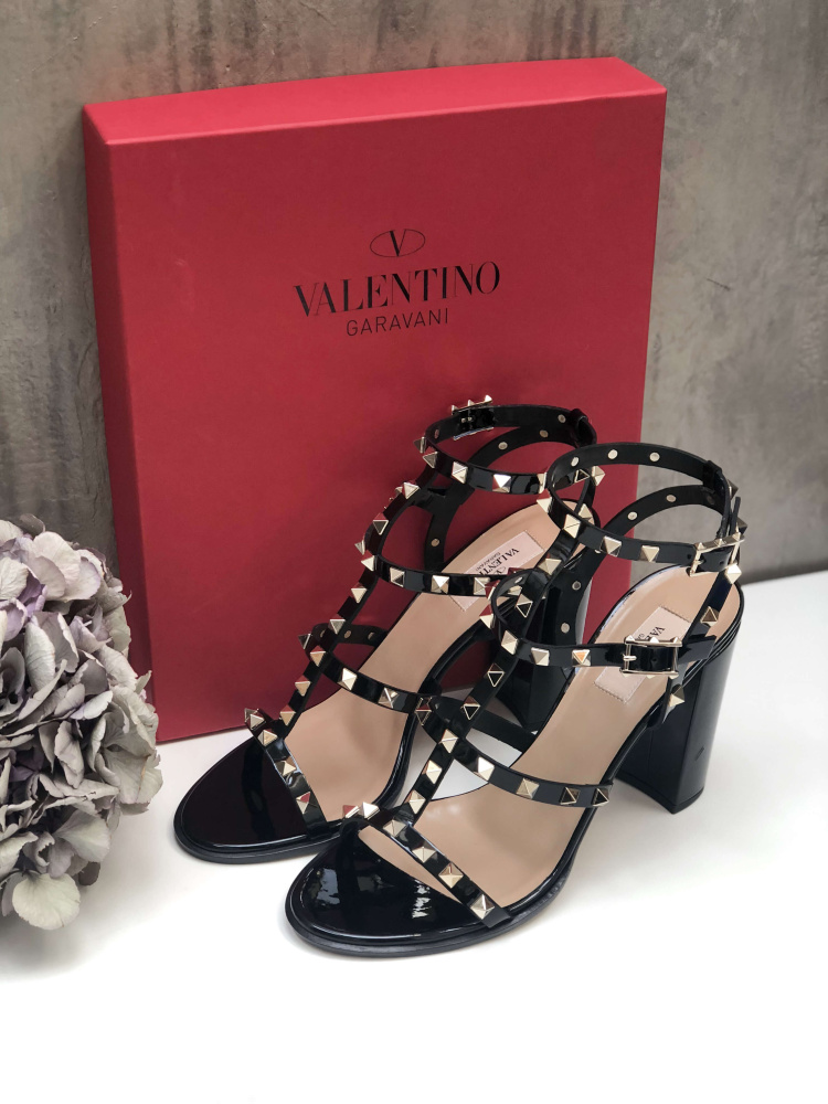Valentino rockstud rolling discount