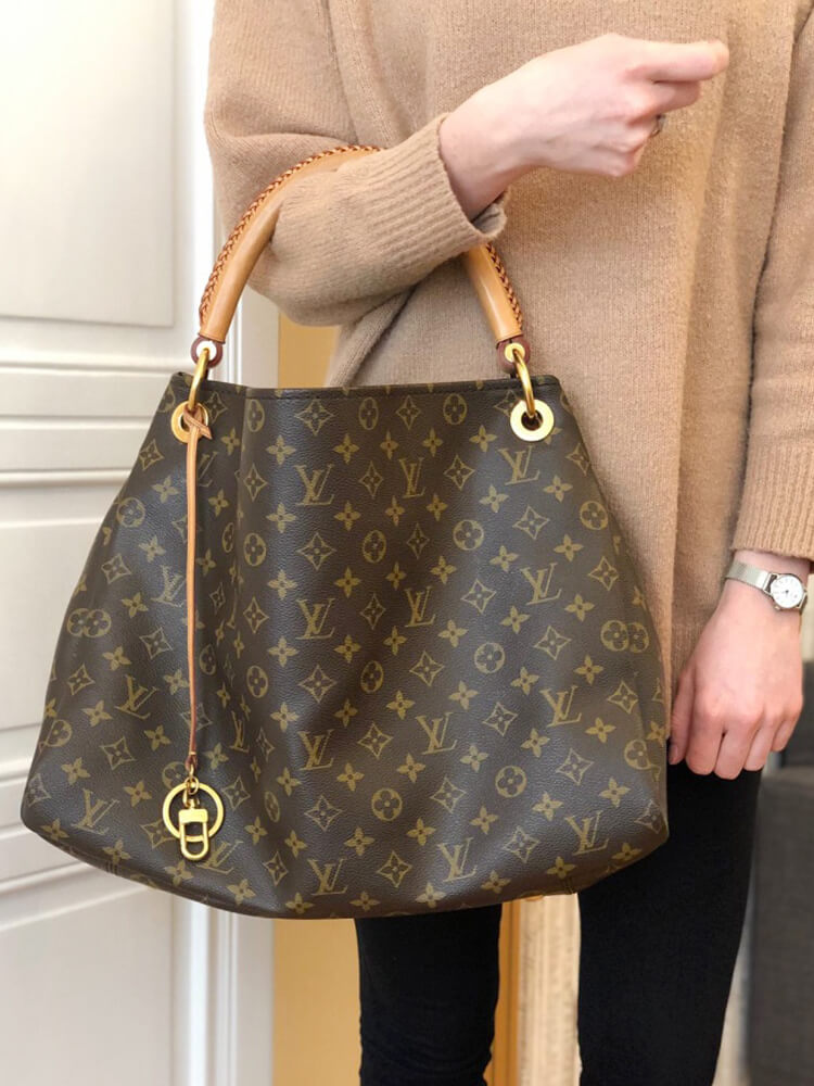 Louis Vuitton Artsy MM Handbag in Brown Monogram Canvas Cloth ref.127087 -  Joli Closet