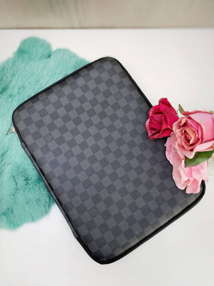 Louis Vuitton Horizon Laptop Sleeve Damier Graphite Canvas www.luxurybags