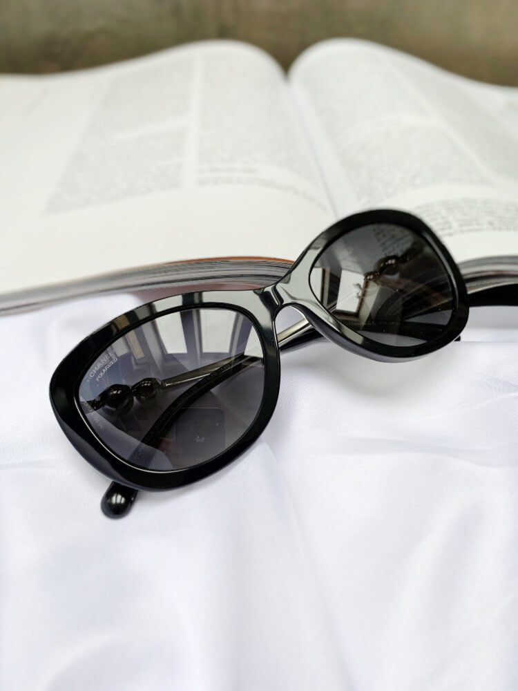 Chanel - Cat Eye Pearl Sunglasses Noir