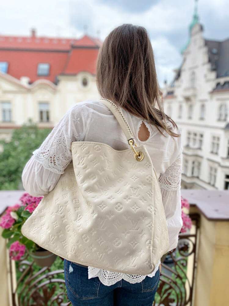 Authentic Louis Vuitton Neige Ivory Monogram Empreinte Artsy MM Hobo  1222lv45