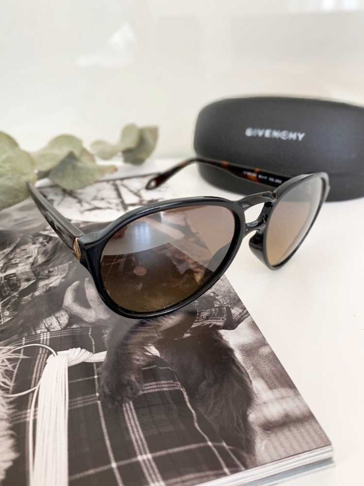 Black plastic aviator sunglasses top