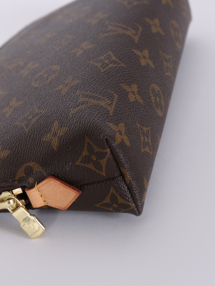 LOUIS VUITTON Monogram Giant Cosmetic Pouch Rouge 1271094