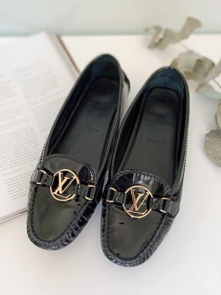Louis Vuitton Dauphine Patent Calfskin Loafers Noir 37 www.luxurybags