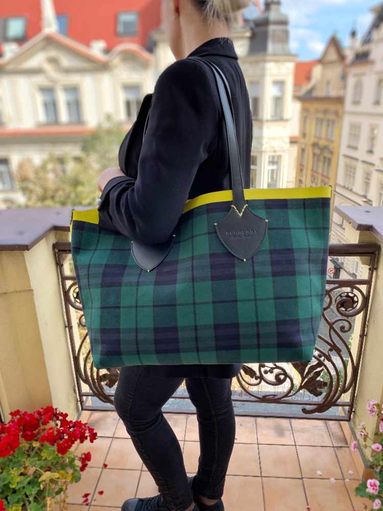Burberry The Medium Giant Tartan Cotton Reversible Tote Green Blue www.luxurybags
