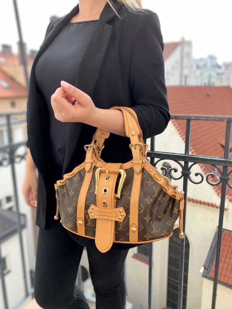 Louis vuitton theda pm deals