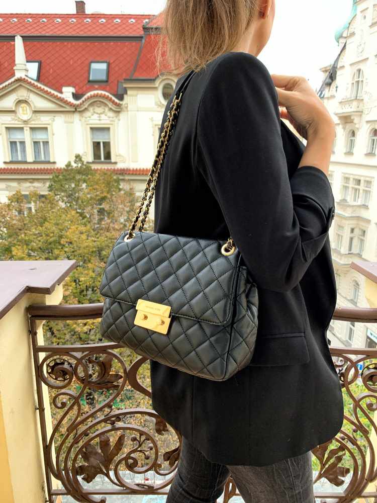 Michael Kors Sloan Large Quilted Shoulder Bag Black www.luxurybags.de