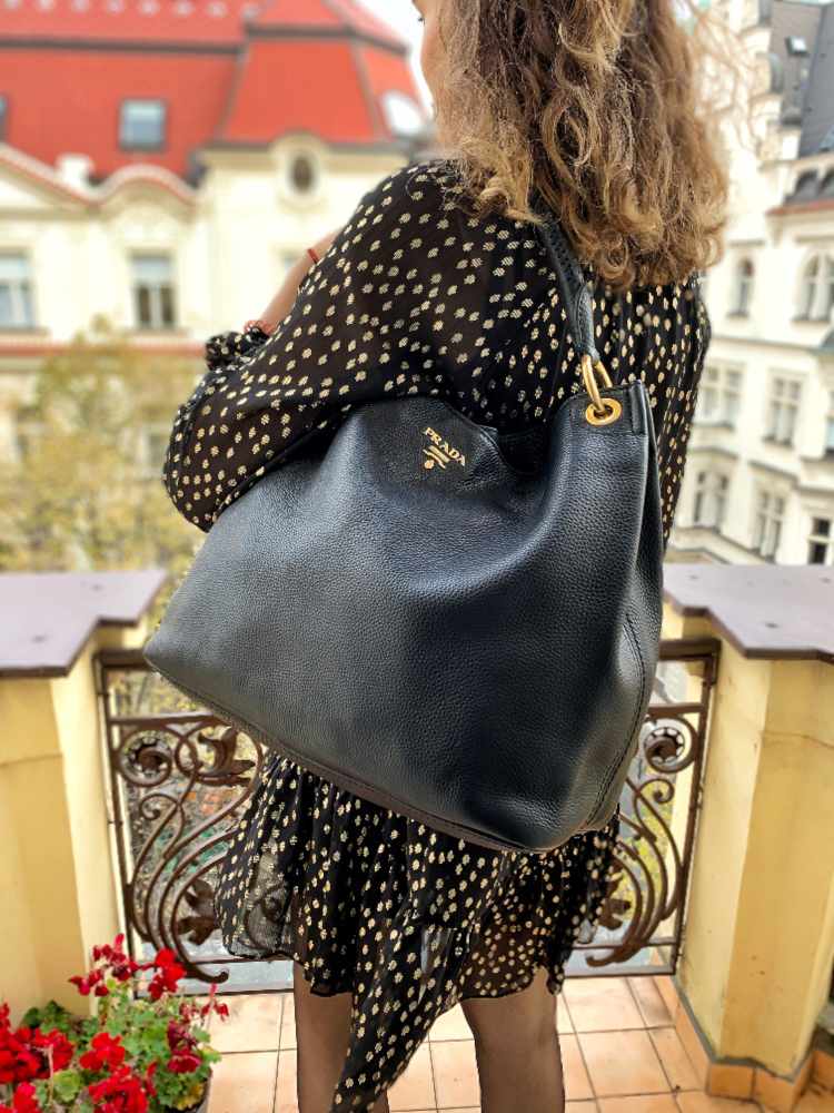 Prada Vitello Daino Hobo Bag Nero www.luxurybags