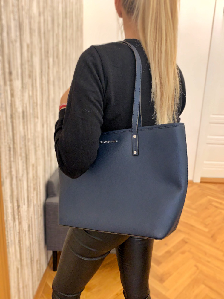 Jet Set Large Saffiano Leather Top-Zip Tote Bag