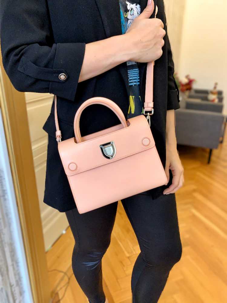 Mini diorever bag hotsell