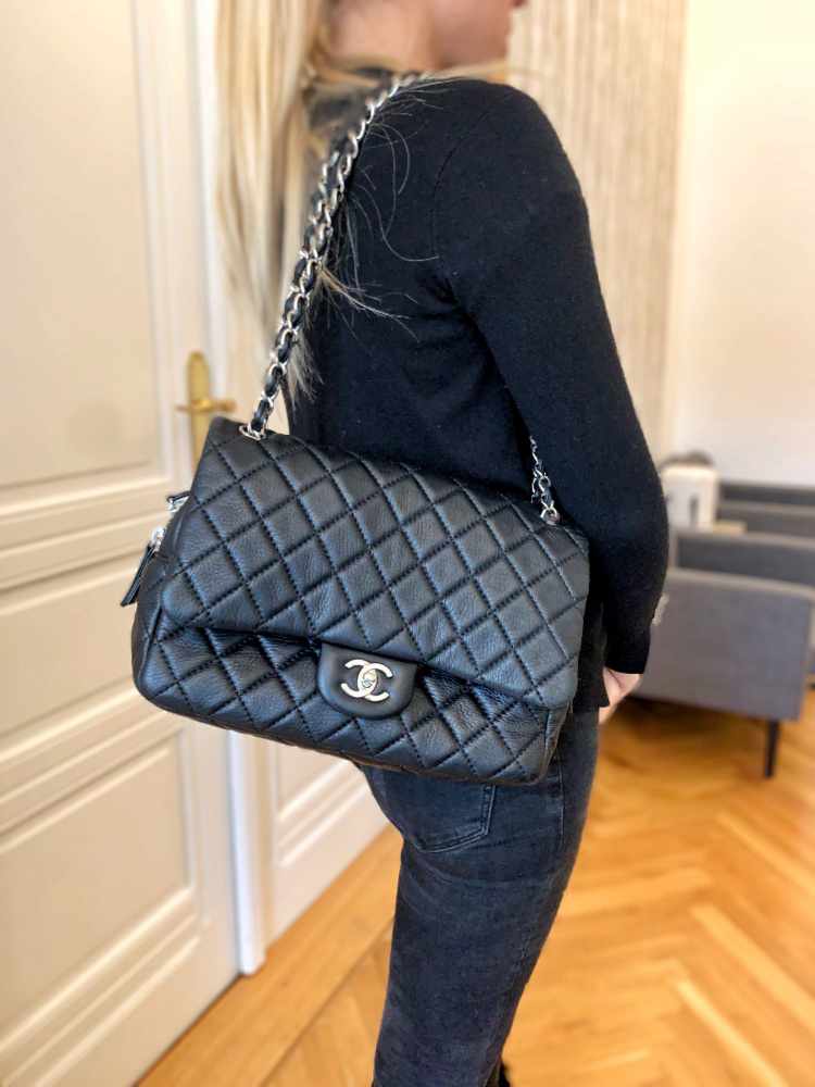 Chanel Casual Journey Zip Flap Bag Deerskin Noir www.luxurybags