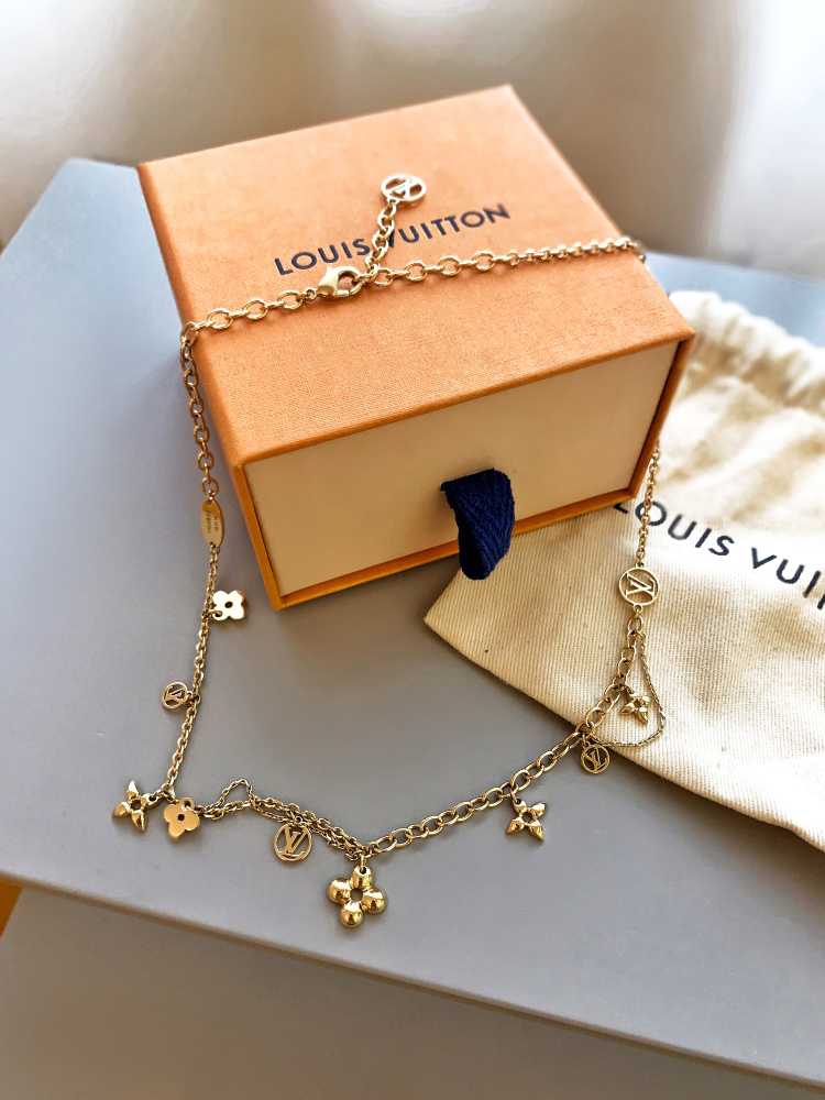 blooming supple necklace lv