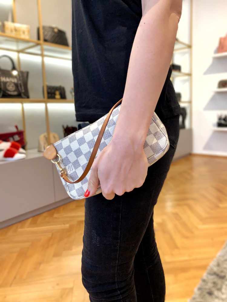 Louis Vuitton - Pochette Damier Azur Canvas Beige