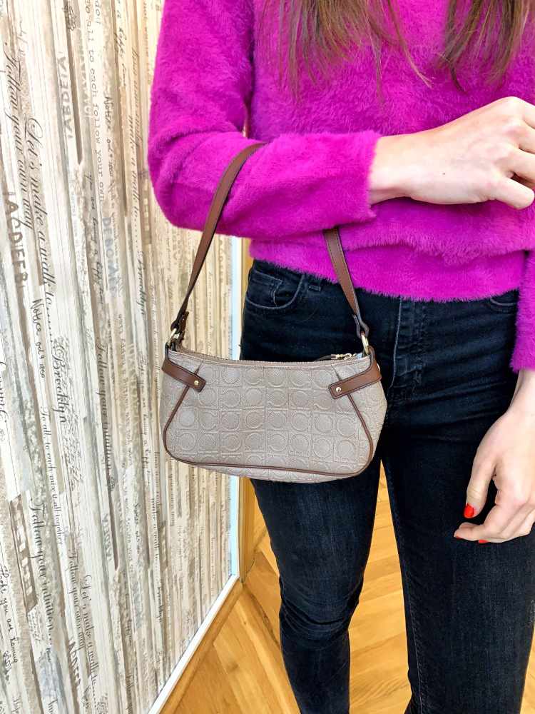 Salvatore ferragamo gancio bag hotsell