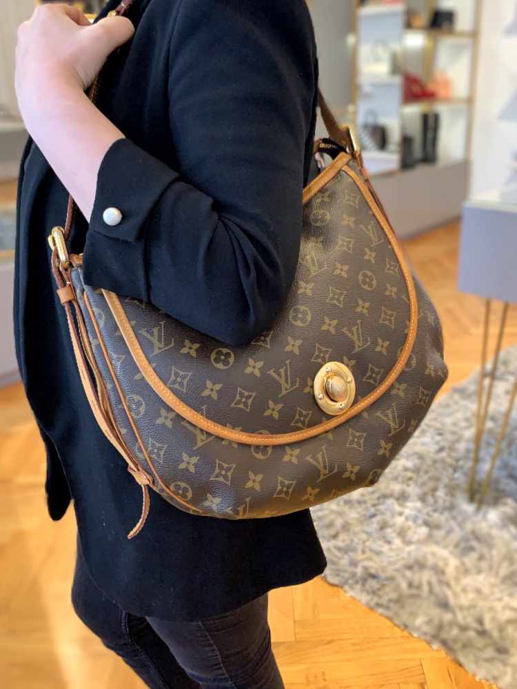 Louis Vuitton Tulum Handbag 349544