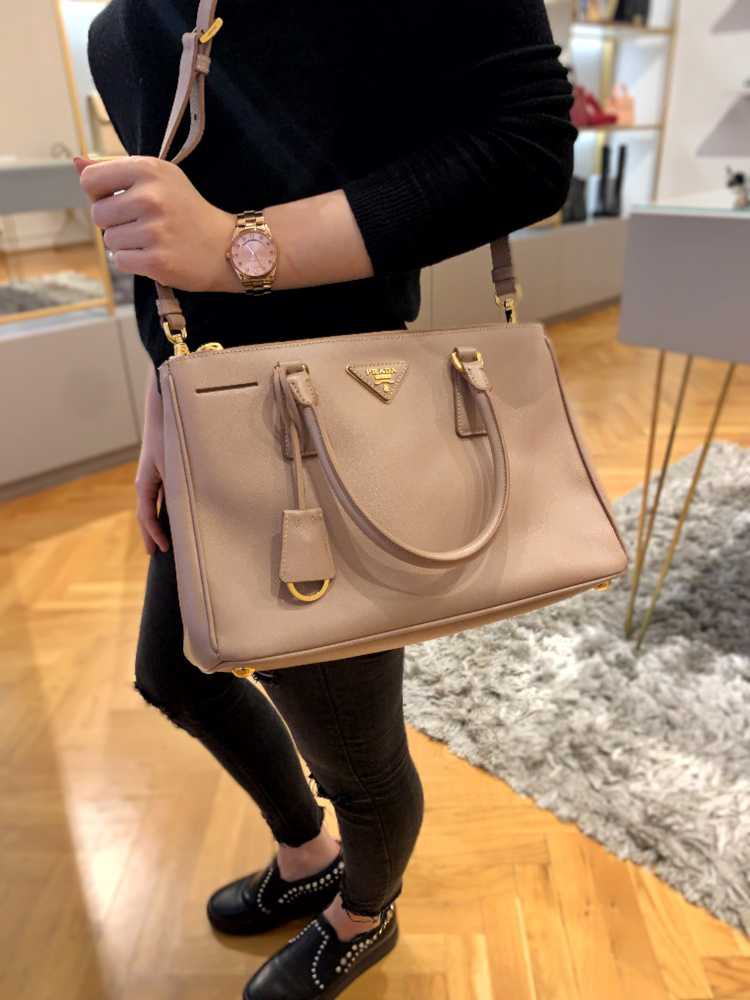 PRADA Damen Handtasche in Beige