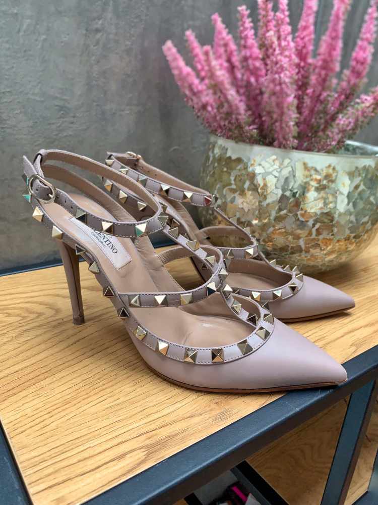 Valentino Rockstud Calfskin Nappa Ankle Strap Pumps Nude 37 5 www.luxurybags