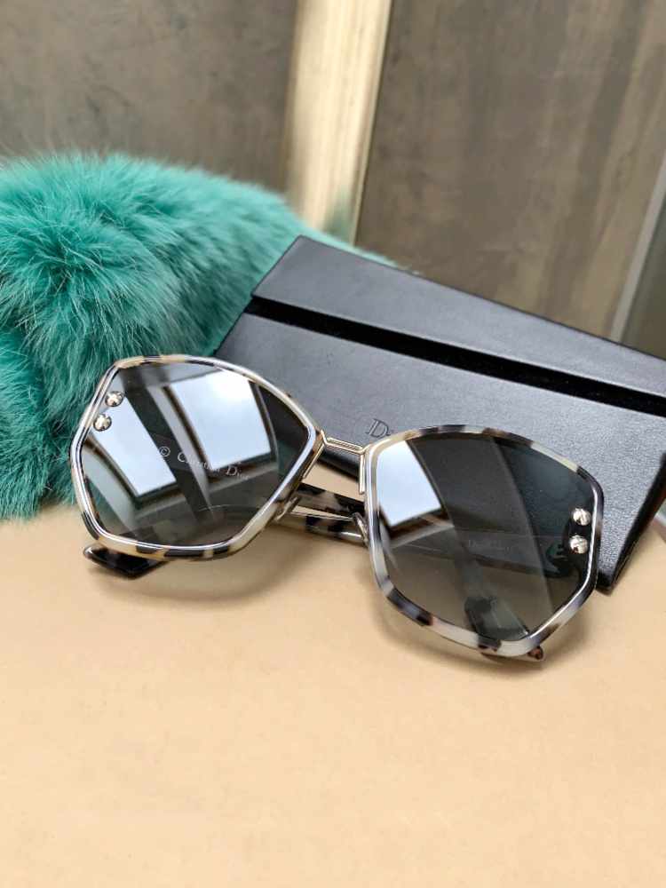 Dior Dior Addict 2 Tortoise Oversize Sunglasses Beige www.luxurybags