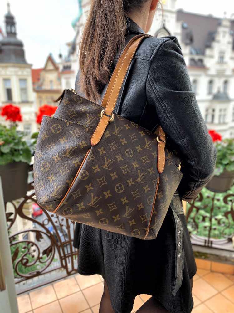 Louis Vuitton Monogram Canvas Totally PM QJB0ES5V0F589