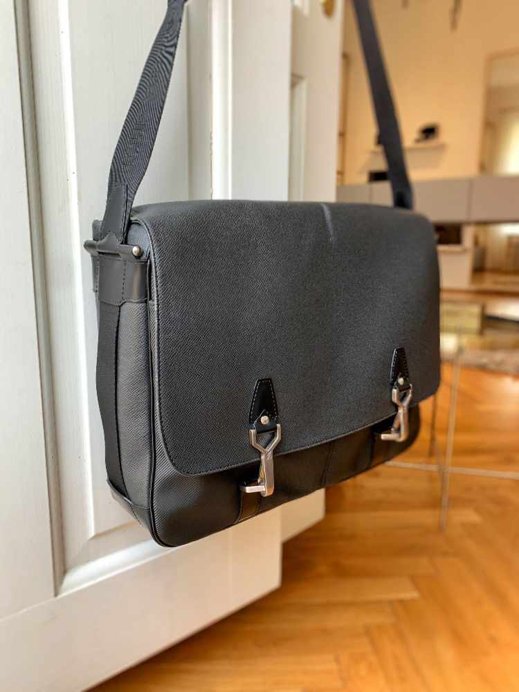 Louis Vuitton Ardoise Taiga Leather Anton MM Messenger Bag - Yoogi's Closet