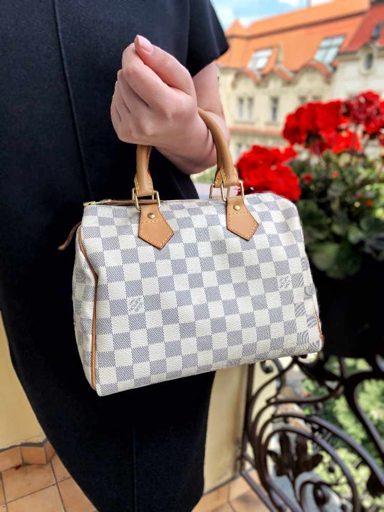 LOUIS VUITTON Speedy 25 in Damier Azur Canvas