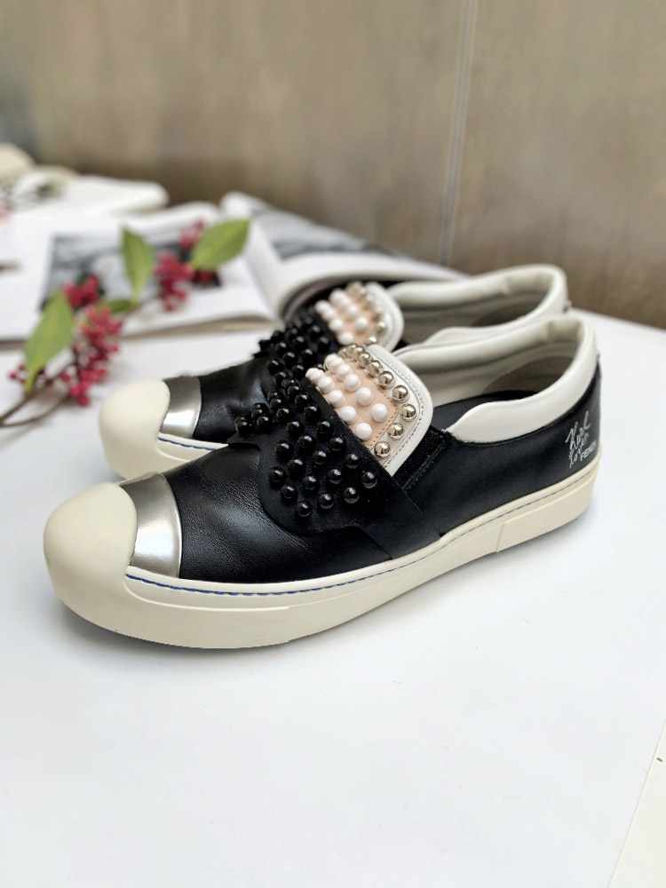 Fendi Karlito Studded Leather Slip On Sneakers Black 39 www.luxurybags