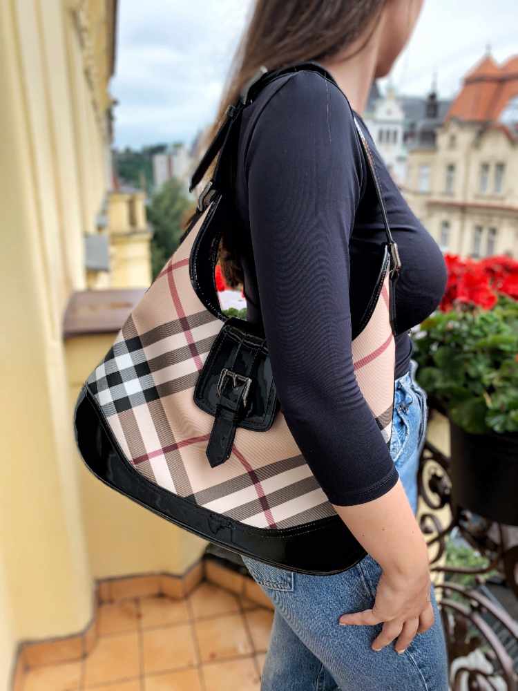 Burberry nova check hobo bag outlet