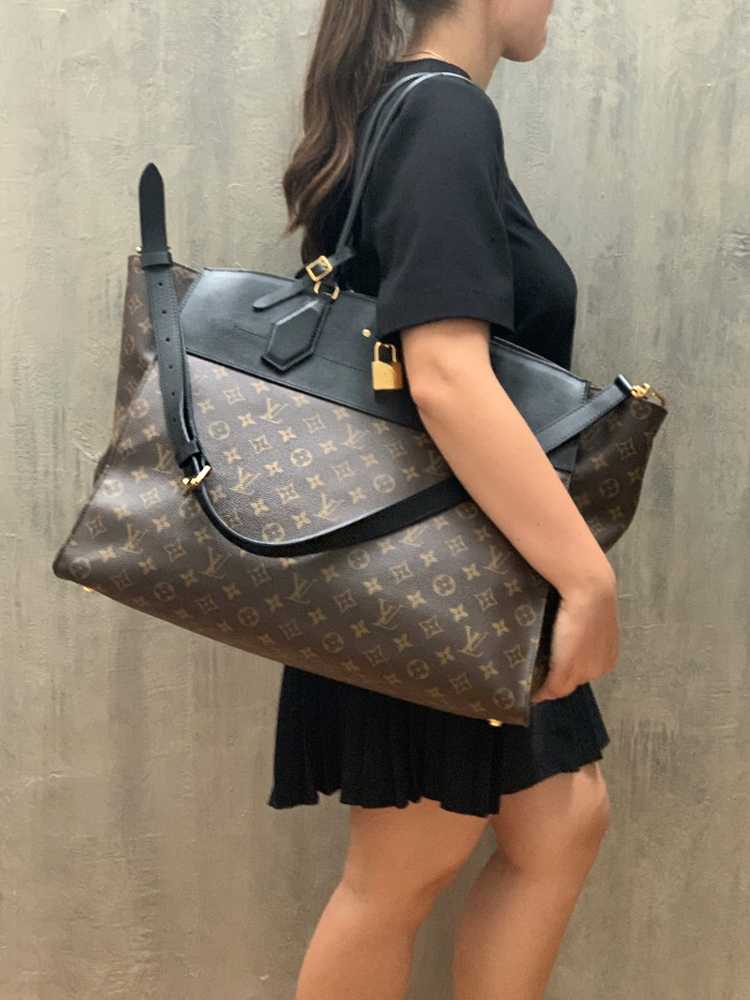 Louis Vuitton - City Streamer XXL Calfskin & Monogram Canvas