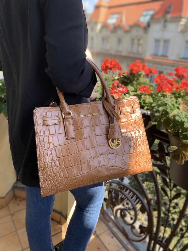 Michael kors dillon satchel large best sale