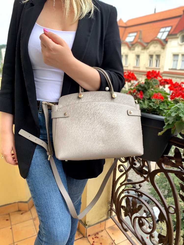 Furla agata medium leather tote deals
