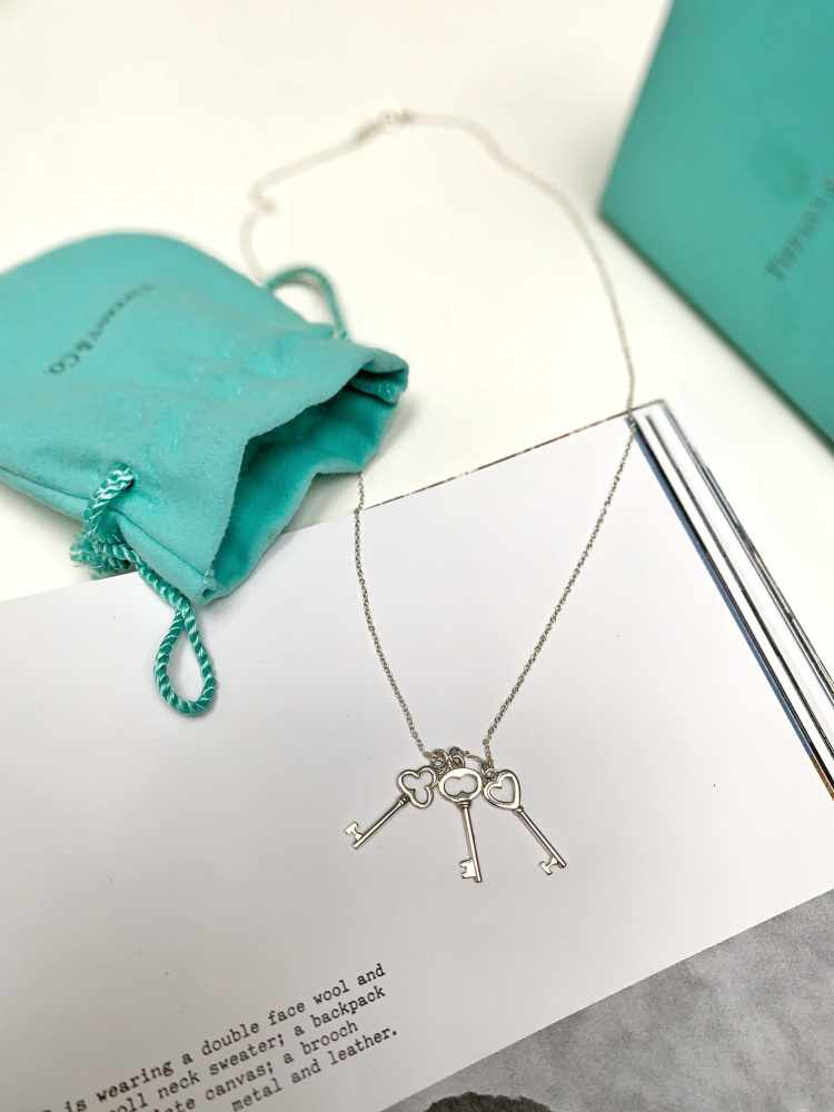 Tiffany & co key pendant discount