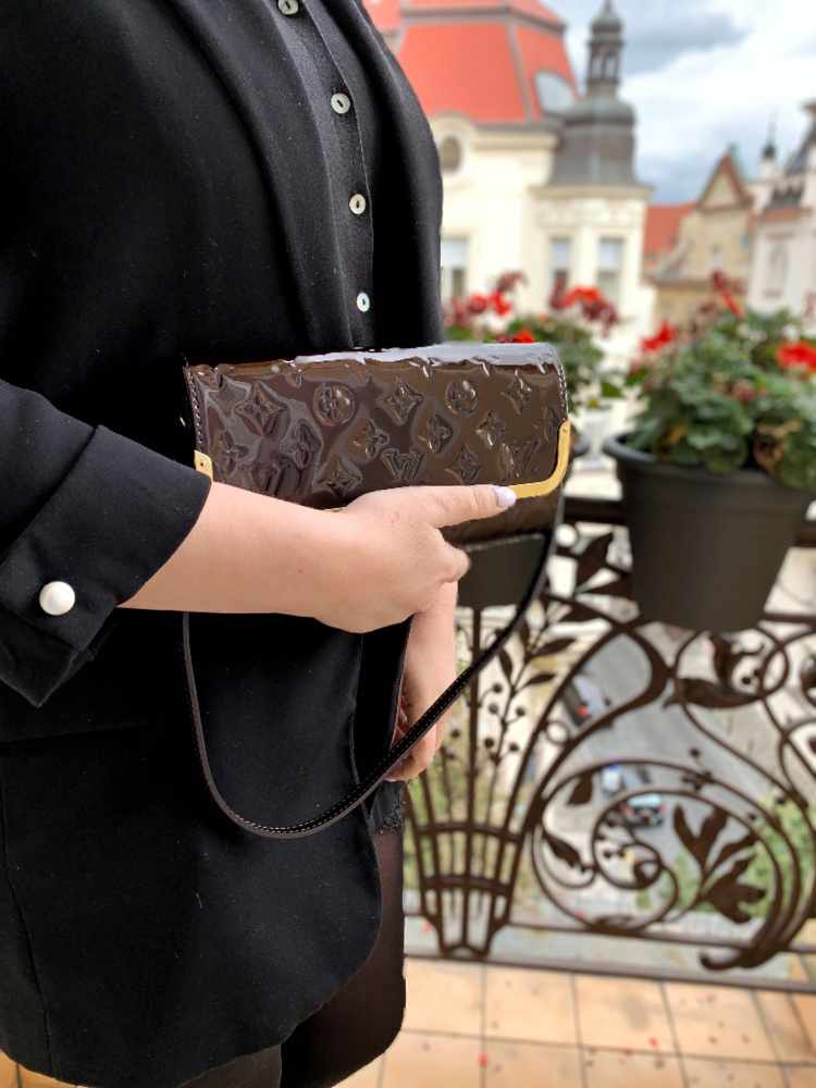 Louis Vuitton Rossmore MM Monogram Vernis Leather Amarante www.luxurybags