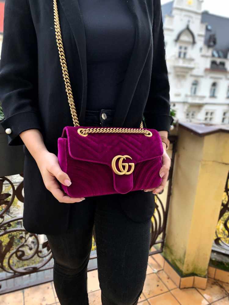 What's In My Gucci Marmont Velvet Bag.