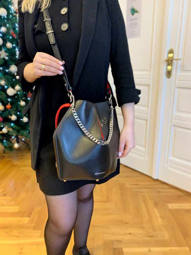 Alexander mcqueen chain bag on sale