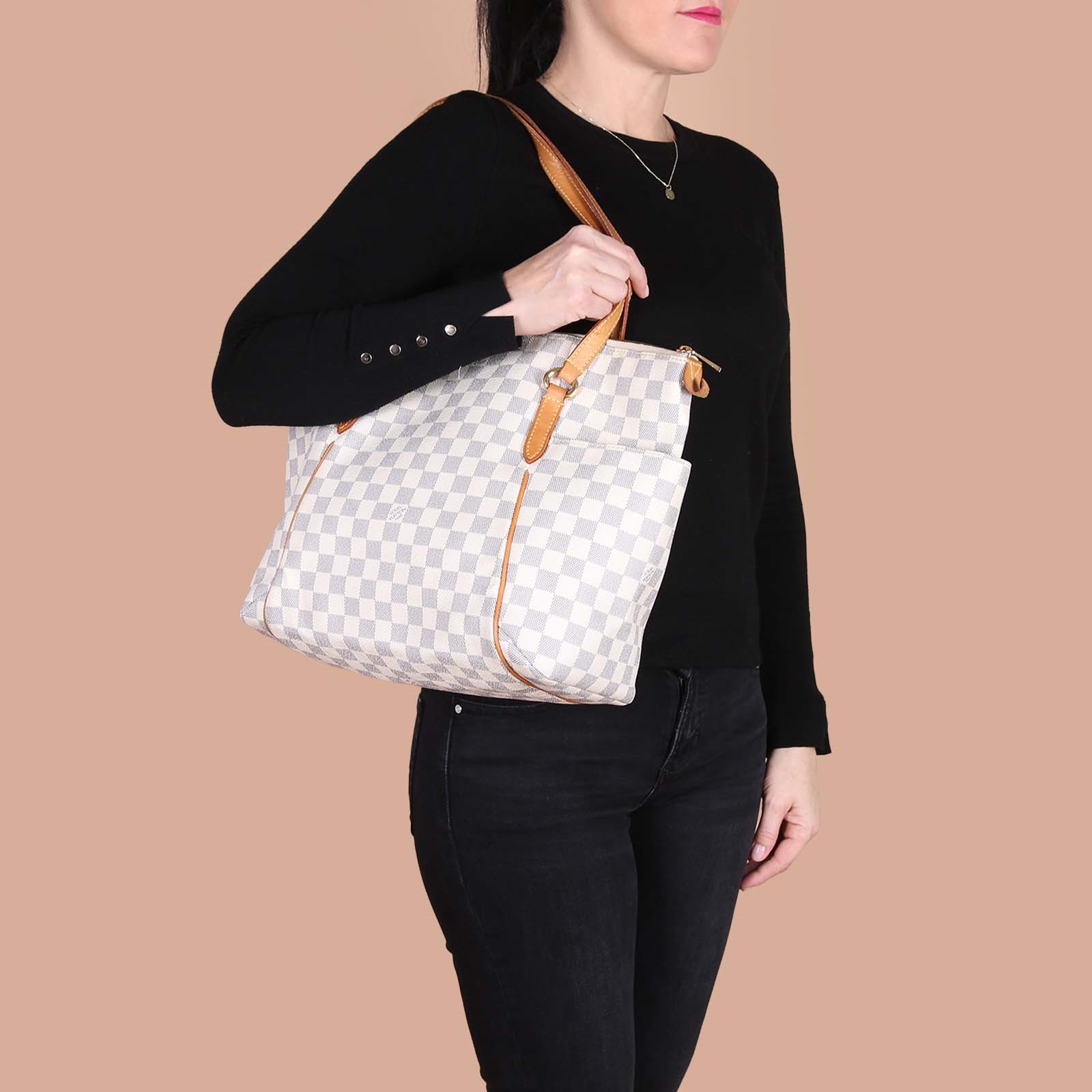 Louis Vuitton Totally MM Damier Azur Canvas www.luxurybags